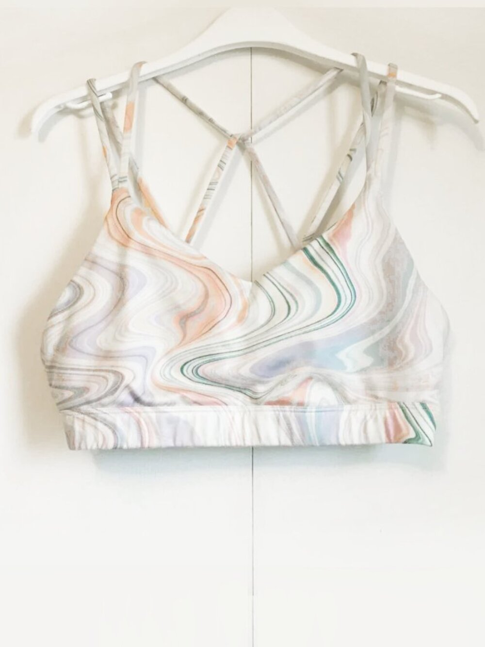 Old Navy PowerPress Strappy Sports Bra Cats Cradle Marbleized Pastel Large